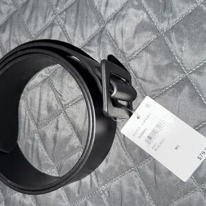 Good American Black Leather Belt